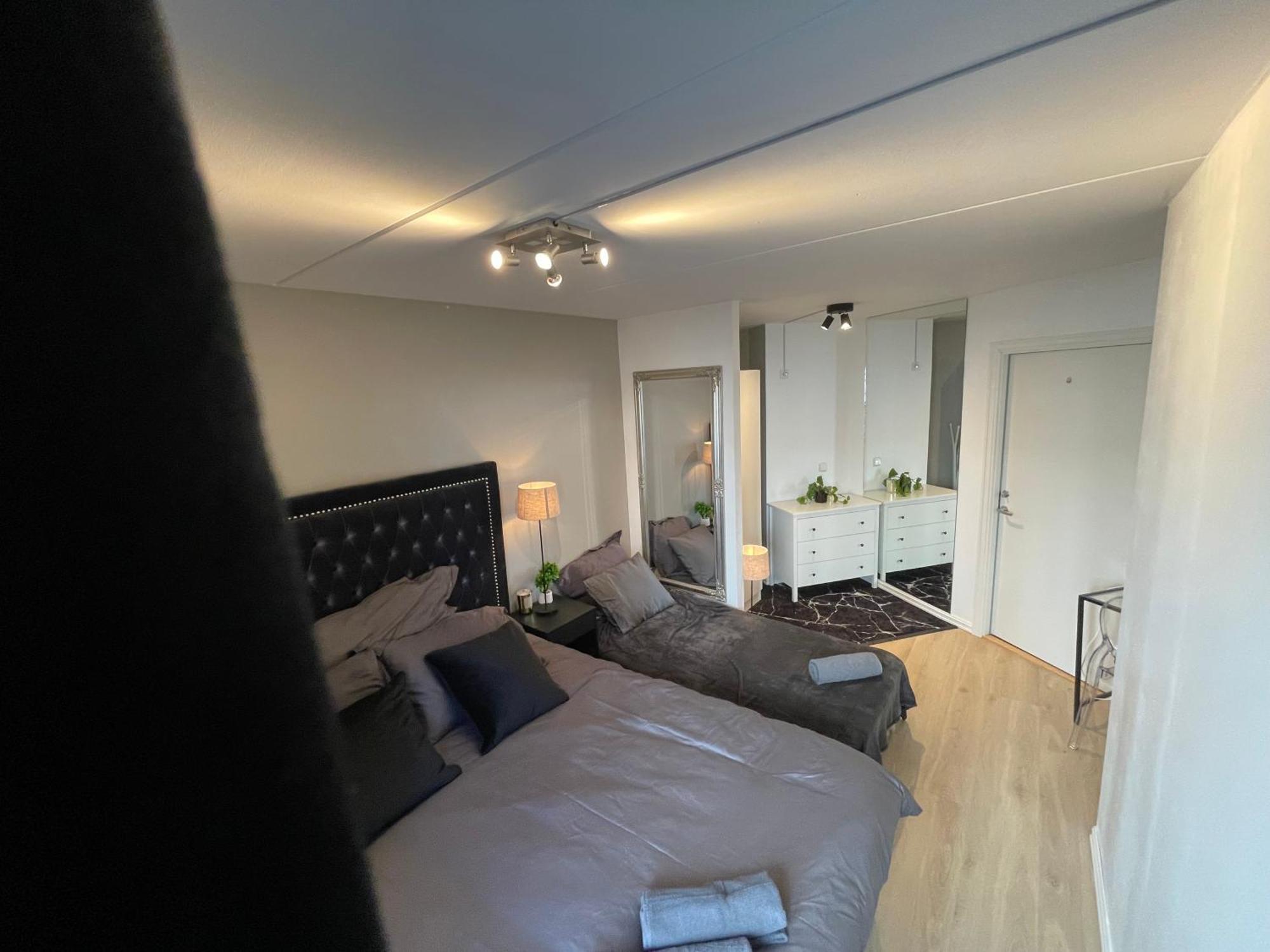 Luxurious Modern Room In Central Oslo - Eur 4K Expensive Bed And 82" Cinematic Tv Kültér fotó