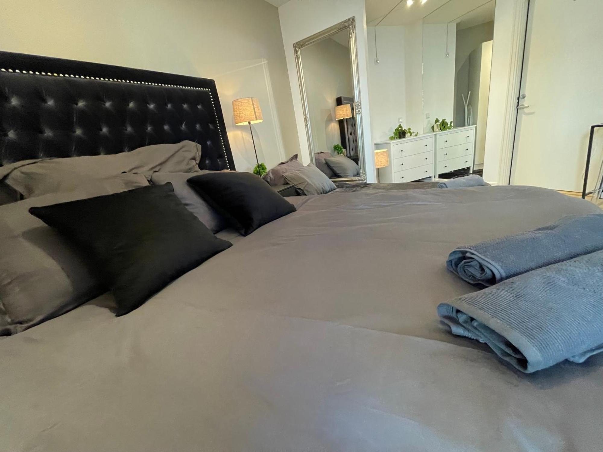 Luxurious Modern Room In Central Oslo - Eur 4K Expensive Bed And 82" Cinematic Tv Kültér fotó