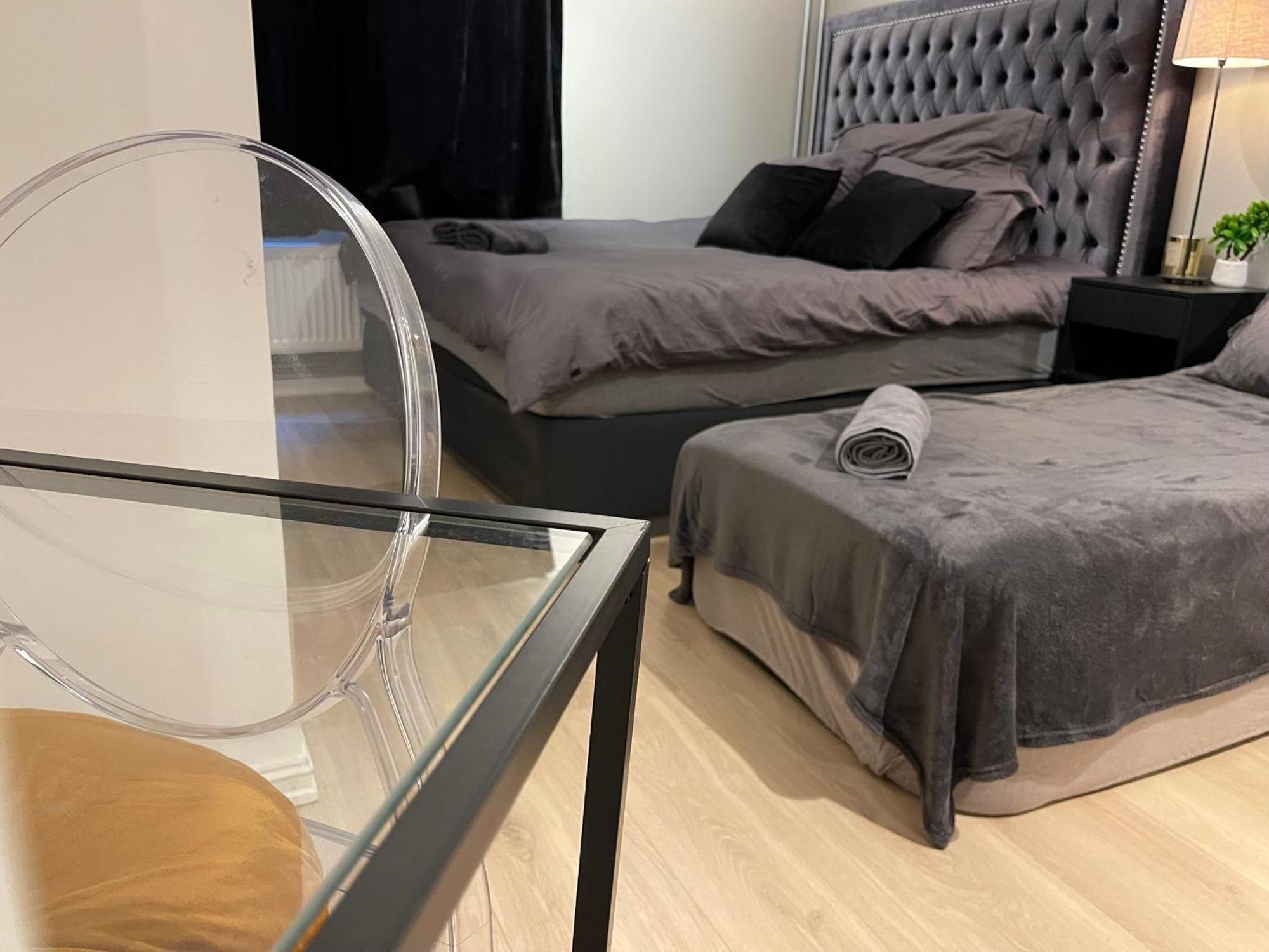 Luxurious Modern Room In Central Oslo - Eur 4K Expensive Bed And 82" Cinematic Tv Kültér fotó